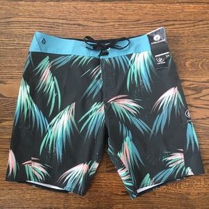 Volcom Men’s Board Shorts NWT